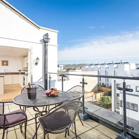 Elliot Oliver - Luxury Three Bedroom Town Centre Apartment With Parking Cheltenham Extérieur photo