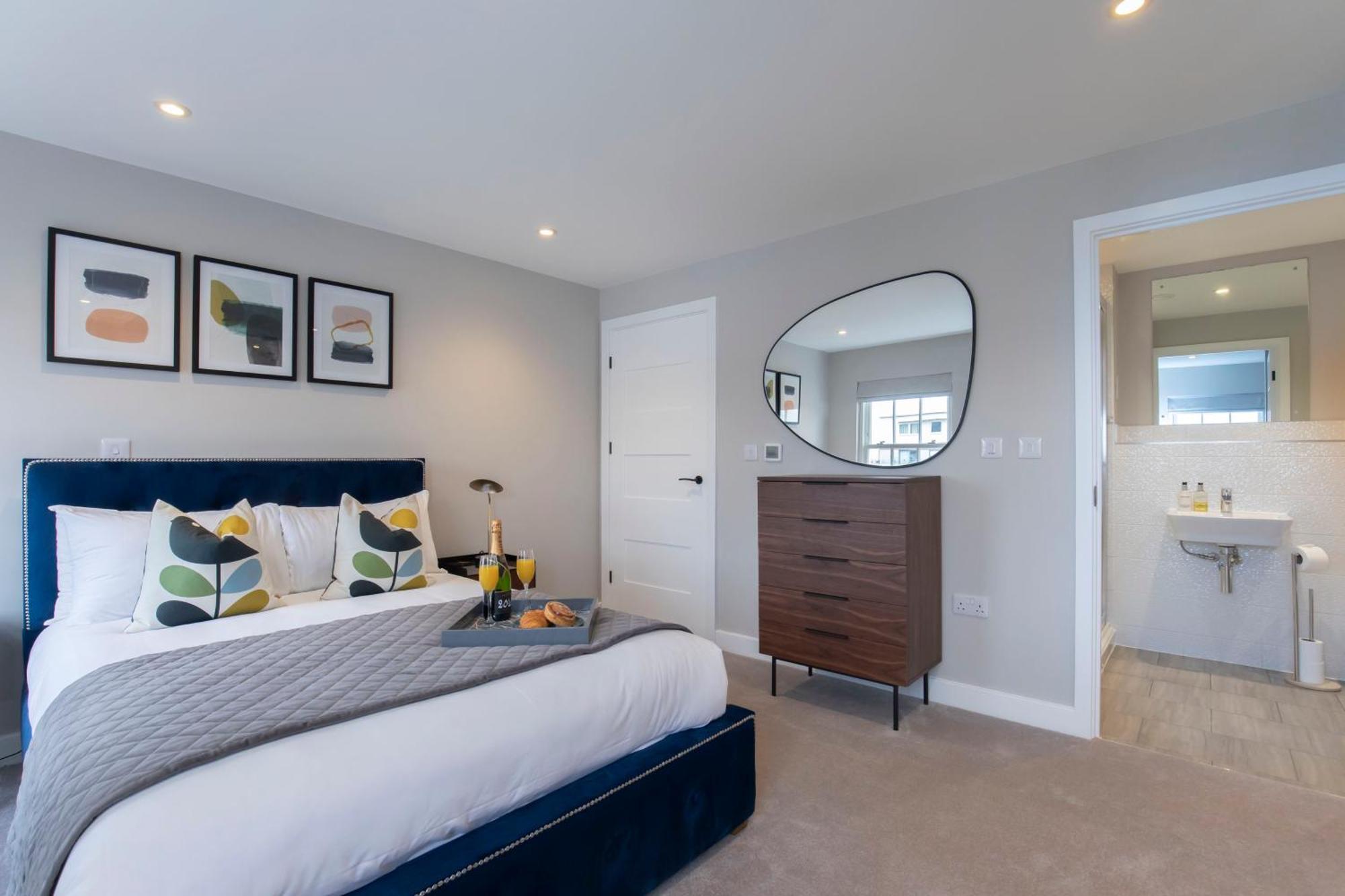 Elliot Oliver - Luxury Three Bedroom Town Centre With Parking Apartamento Cheltenham