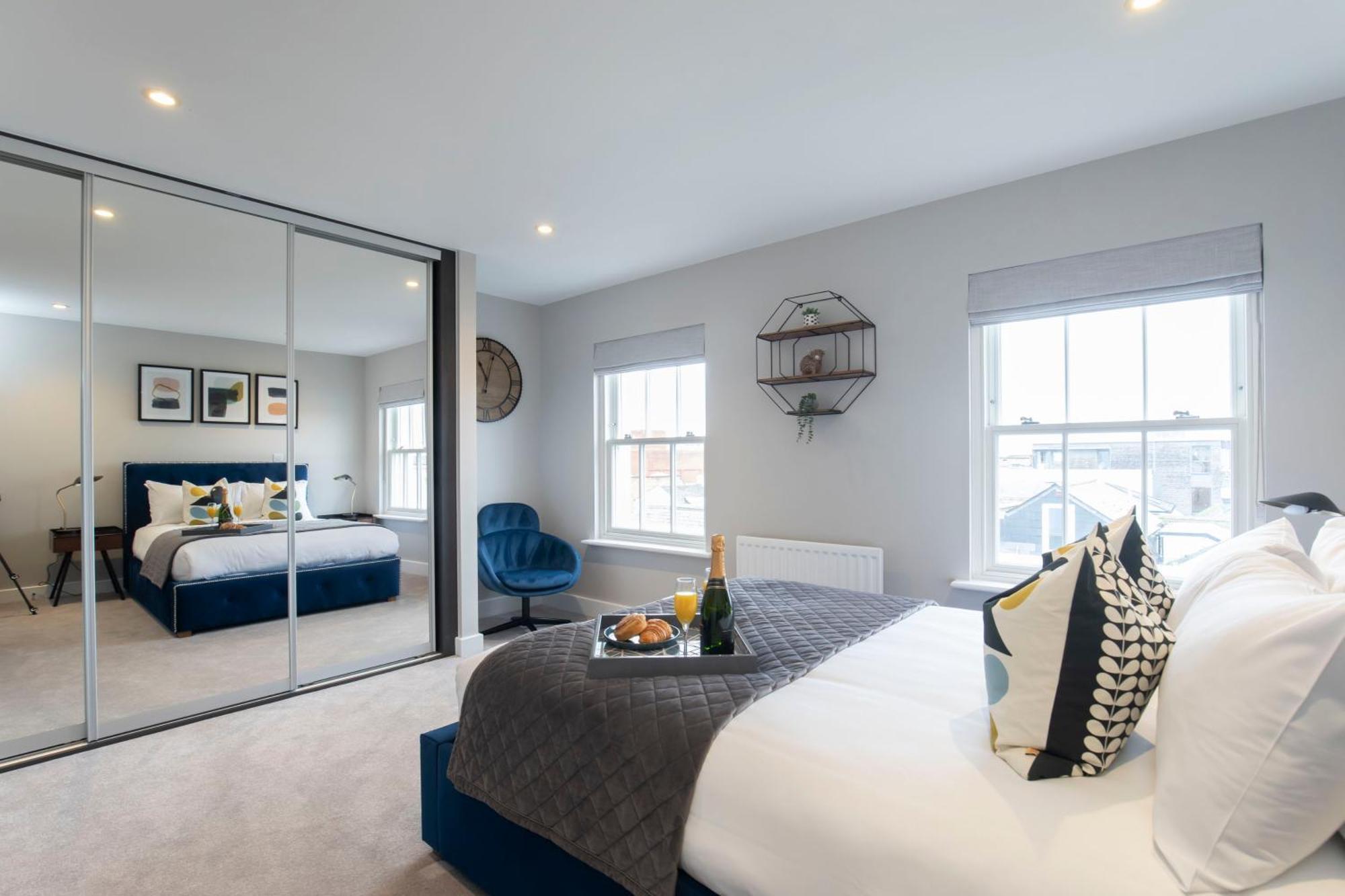 Elliot Oliver - Luxury Three Bedroom Town Centre With Parking Apartamento