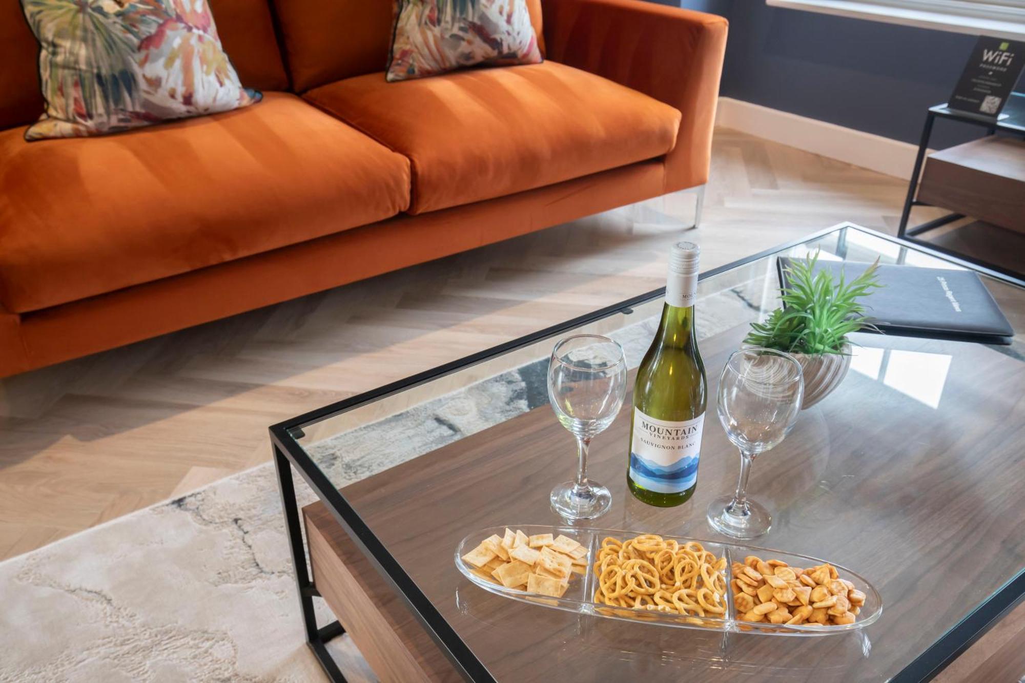 Apartamento Elliot Oliver - Luxury Three Bedroom Town Centre With Parking *