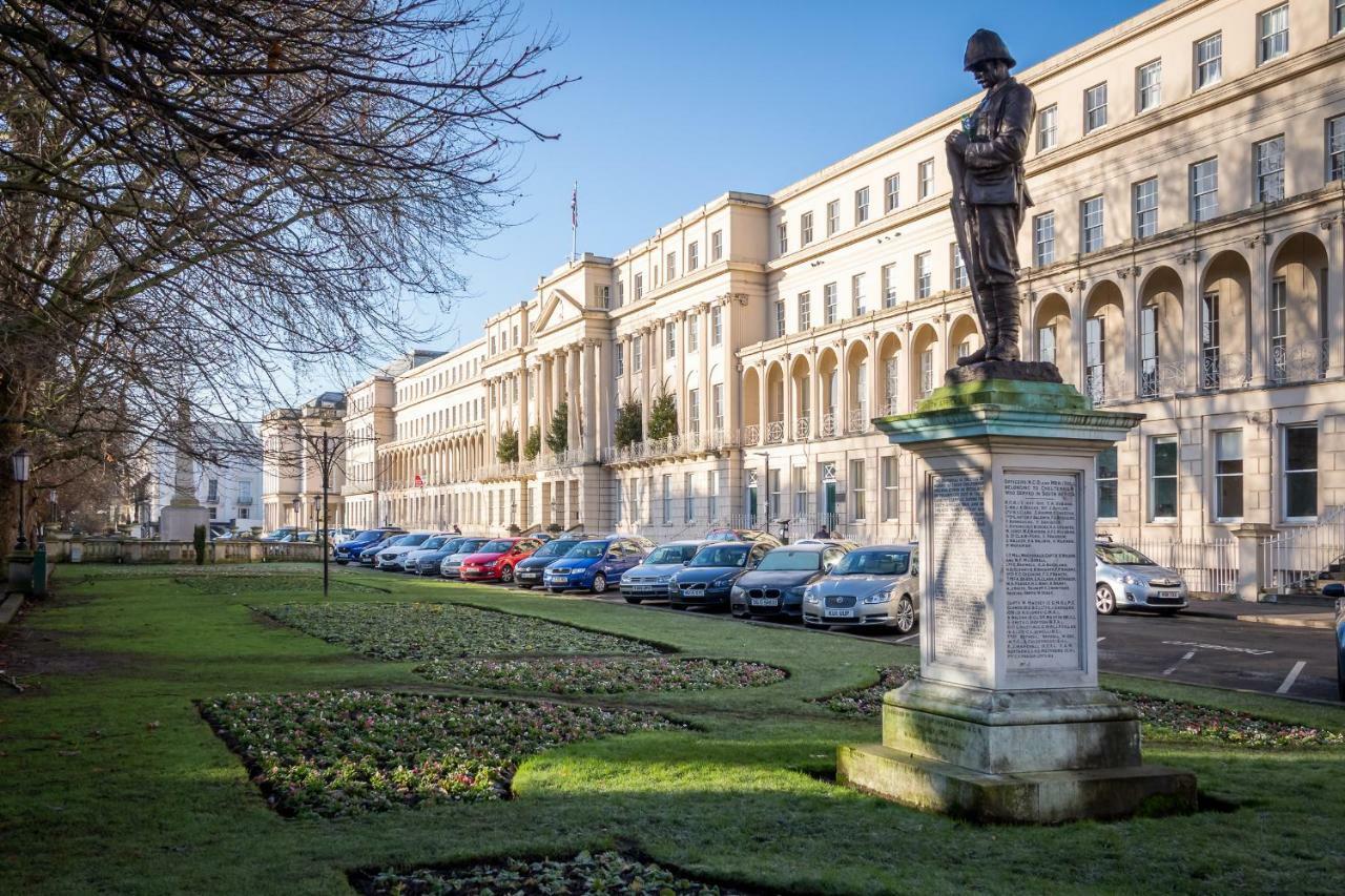 Elliot Oliver - Luxury Three Bedroom Town Centre With Parking Apartamento Cheltenham